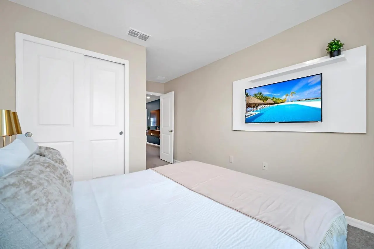 Free Waterpark Private Splash Pool Near Disney Davenport Holiday home